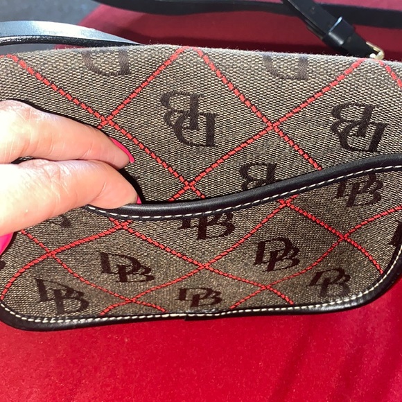 Dooney & Bourke small purse. - Picture 3 of 5